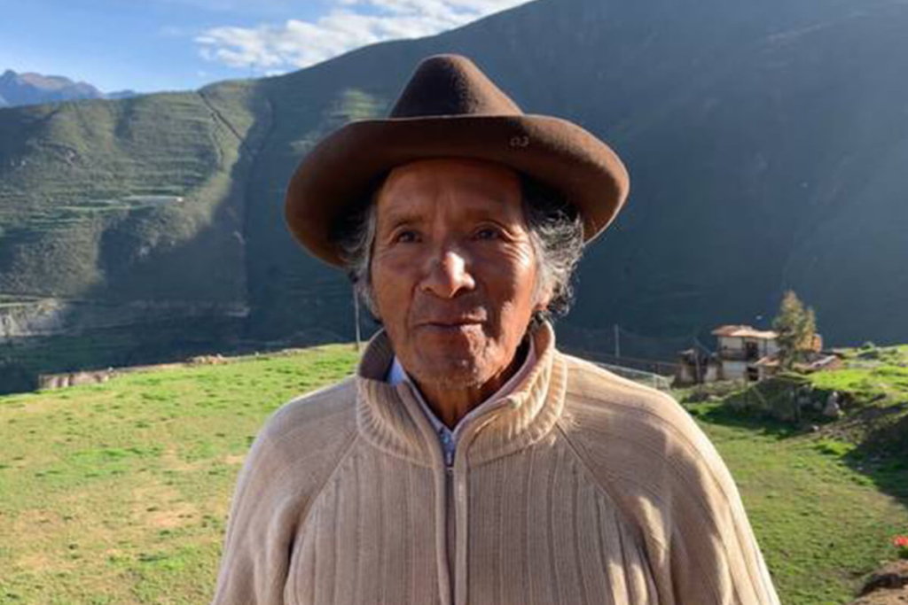 El guardián del agua en Perú: así combate un hombre la crisis climática