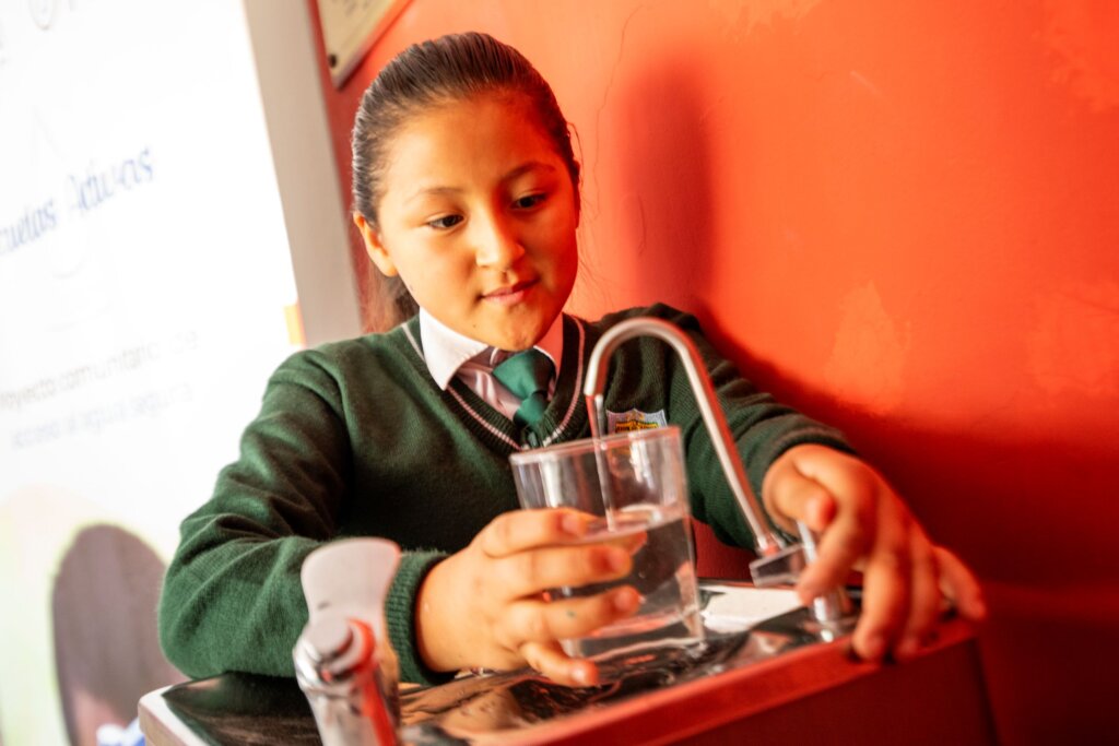 Llevamos agua segura a más de 800 niños en Huarochirí