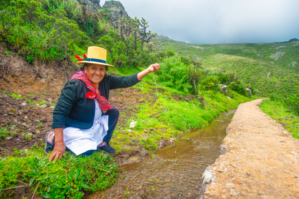 Mantenimiento de 9 km de amunas rehabilitadas por Coca-Cola